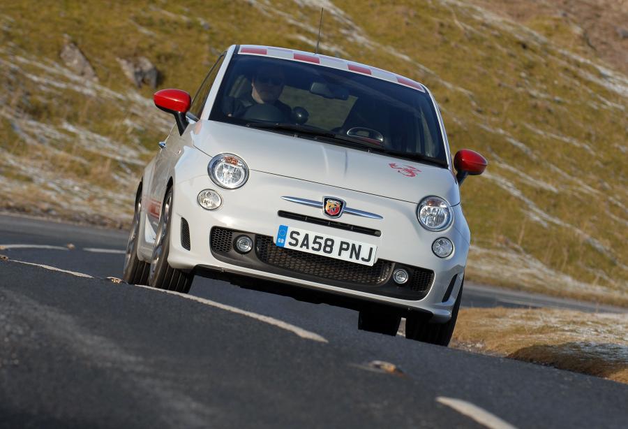  Abarth 500 2009 года  (UK) (фото 37 из 43)